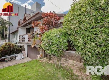 Casa · 240m² · 4 Quartos · 3 Vagas · Casa com 4 dormitórios suite, e amplo patio - Jardim Planalto em frente a praça