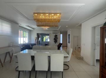 Casa de 4 quartos, Florianópolis · Casa com 4 Suítes para Temporada em Jurerê Internacional