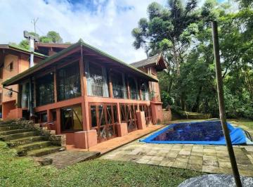 Rural · 800m² · 5 Quartos · 4 Vagas · Refúgio cercado de beleza