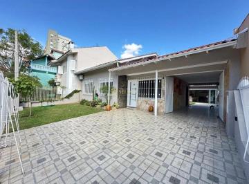 Casa · 180m² · 3 Quartos · 4 Vagas · Casa com churrasqueira e área de serviço em Canoas - Venda