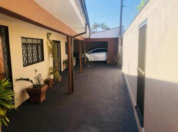 Casa · 340m² · 4 Quartos · 2 Vagas · Casas Residenciais Padrão em Serrana
