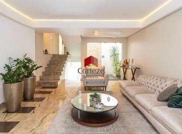 Casa · 205m² · 3 Quartos · 2 Vagas · Sobrado com 205m² 3 quartos, à venda, no bairro Guabirotuba em Curitiba