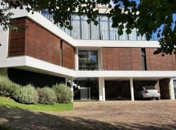 Casa · 299m² · 2 Vagas · CASA MOBILIADA PRONTA PARA MORAR NO ALPHAVILHE