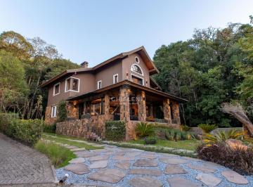 Casa · 282m² · 2 Vagas · CASA EXUBERANTE E SERENA EM MEIO À NATUREZA