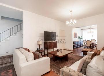 Casa · 240m² · 3 Quartos · 2 Vagas · Casa - Jardim América - 3 Dormitórios - 280m².