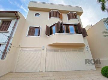 Casa · 465m² · 3 Quartos · 5 Vagas · Excelente casa de 465m² com 3 dormitórios e 5 vagas de garagem.