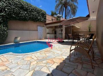 a50d01cf36e2969faf25cdb1388eb743b4ce80b1 · Casa Térrea à Venda de 04 Quartos no Bairro City Ribeirão em Ribeirão Preto com Piscina.