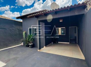 Casa · 80m² · 2 Quartos · 2 Vagas · CASA À VENDA COM 02 QUARTOS SENDO 01 SUÍTE E ÁREA DE LAZER COM PISCINA.
