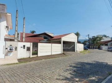 Foto 01 · Casa à venda no Centro de Corupá-SC: 3 quartos, sendo uma  suíte, 3 salas, 3 banheiros, 2 vagas de g
