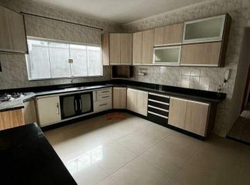 Casa · 120m² · 3 Quartos · 2 Vagas · Casa à venda na Villa Mariana em Americana com 3 quartos, sendo 1 banheiro social e 2 vagas de garag