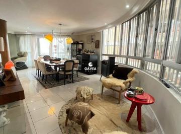 Apartamento · 204m² · 3 Quartos · 2 Vagas · Apartamento à venda no Pompéia em Santos.