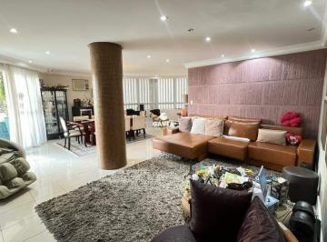Apartamento · 204m² · 3 Quartos · 2 Vagas · Apartamento para aluguel no Pompéia em Santos.