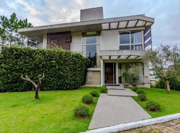 Casa · 543m² · 4 Quartos · 5 Vagas · Casa de alto padrão à venda no Cond. Horizontal Praia Brava em Itajaí