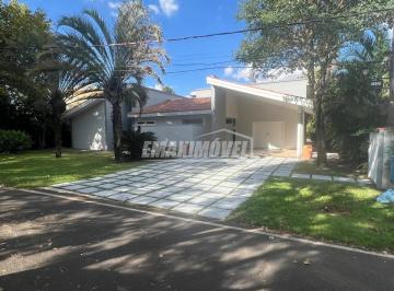 Casa · 500m² · 4 Quartos · 4 Vagas · Casa com 4 Quartos sendo 2 Suítes e Hidromassagem - Resid. Lago Azul
