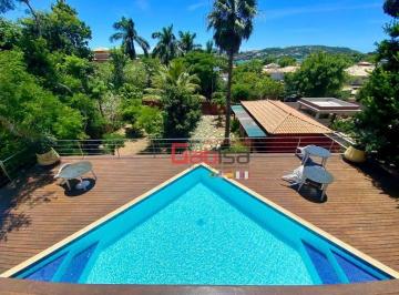 c510d0aa535628179a74fe3729eee83da02b0378 · Mansão de Alto Padrão na Ferradura, Búzios – Casa com 6 Suítes e Vista Maravilhosa