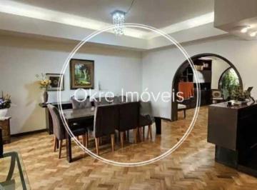 Apartamento · 173m² · 3 Quartos · Amplo Apartamento quadra da praia, com 3 Quartos (1 Suíte) 173m² Frente em Copac