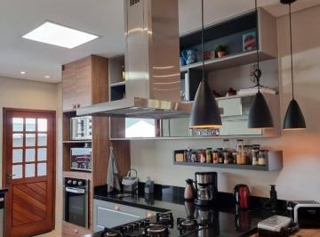 Casa · 320m² · 3 Quartos · 4 Vagas · Casa Alphaville 10 - R$2.500.000,00