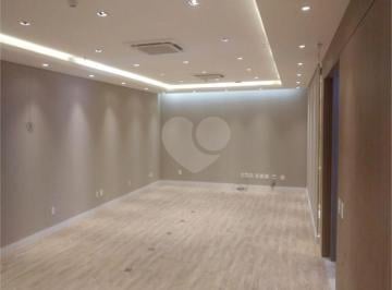 Comercial · 4600m² · 73 Vagas · Prédio inteiro à venda ou para locação em Centro - SP