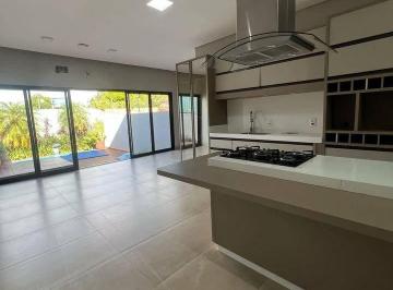 345da00dd9f3cede193813ee1bad36d3c12bf291 · Sobrado com 3 dormitórios à venda, 230 m² por R$ 850.000,00 - Universitário - Cascavel/PR