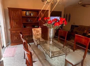 Sala · Casa Térrea 4 Quartos 2 suítes Jardim América Casa de Rua com 4 Quarto(s) por R$ 1.050.000 no setor 
