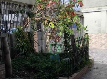 Casa · 90m² · 2 Quartos · 6 Vagas · térrea assobrada com quintal grande