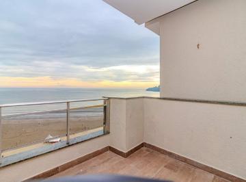 Apartamento · 147m² · 4 Quartos · 2 Vagas · Apartamento frente mar à venda no Ed. Saint Tropez em Balneário Camboriú