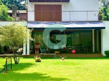 Casa · 551m² · 4 Quartos · 6 Vagas · Linda casa em rua fechada no Alto da Boa Vista! Em rua super exclusiva, tranquila e segura com 4 dor