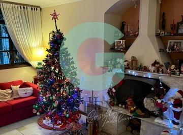 Casa · 240m² · 3 Quartos · 4 Vagas · Linda casa a venda no jardim Petrópolis, São Paulo