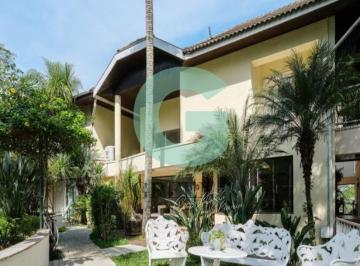 Casa · 2500m² · 5 Quartos · 4 Vagas · Casa em condomínio maravilhoso com 700m² com piscina interna, jacuzzi, sauna e academia. Sala de cin