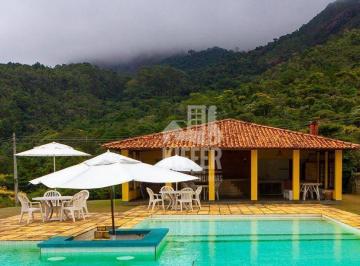 CASA EM PETROPOLIS · Casa de alto padrão em Araras com vista deslumbrante e área de lazer completa