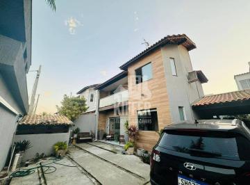 Casa a venda - Itaipuaçu · Casa à Venda em Itaipuaçu com Piscina, 3 Quartos e 5 Minutos da Praia