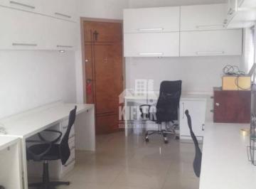 82ce7eb7dc46c63f17cd499c1faba4c606a473ca · Cobertura Comercial no Centro de Niterói em Frente às Barcas