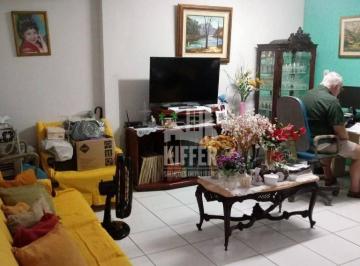 Casa à venda próxima ao Centro de Niterói e universidades São Domingos · Casa Duplex com 6 Quartos e Espaço Gourmet em São Domingos Niterói