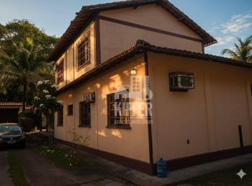 Chácara com 5 quartos · ítio Espaçoso à Venda em Niterói – 5 Quartos, Piscina, Pomar e Muito Verde em Várzea das Moças