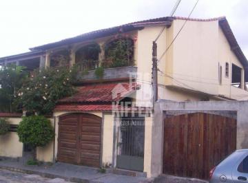 são gonçalo · Casa Duplex em Porto Novo – 4 Quartos, Piscina e Terraço