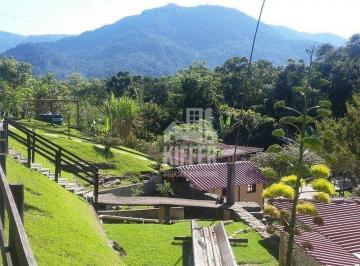 SITIO ANGRA DOS REIS · Sítio em Angra dos Reis – 6,7 Hectares com Casas e Piscina