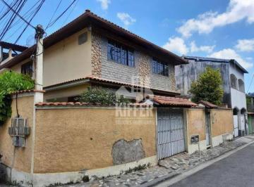 CASA NA ENGENHOCA · 3 Casas Independentes em Niterói | 9 Quartos e 3 Vagas