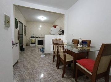 Casa em em Amendoeira com 5 quartos · Sobrado com 5 quartos em Amendoeira , São Gponçalo
