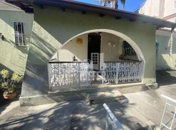 CASA A VENDA DE 3 QUARTOS EM ICARAÍ · Casa 3 Quartos 1 Suíte com 3 Vagas em Niterói