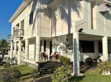 CASA COMBOINHAS · Casa de Alto Padrão em Camboinhas | 4 Quartos | Piscina