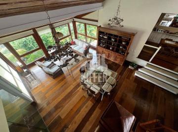Casa a venda, em condomínio, com 4 quartos em São Francisco · Casa Exclusiva com 3 Suítes, Piscina e Sauna em São Francisco