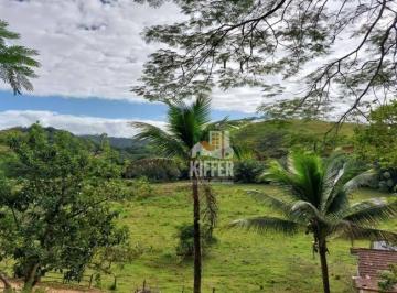 44e43136e8a365bfd543adc78df2bc72b9f189f8 · Sítio completo com estrutura rural e lazer em Cachoeira de Macacu – 3 casas, piscina e rio na divisa