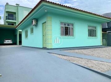 Casa · Casa 3 Dormitórios, Sendo 1 Suíte
