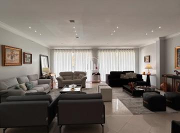 Casa · 335m² · 5 Quartos · 4 Vagas · Casa 5 Dormitórios, Sendo 2 Suites