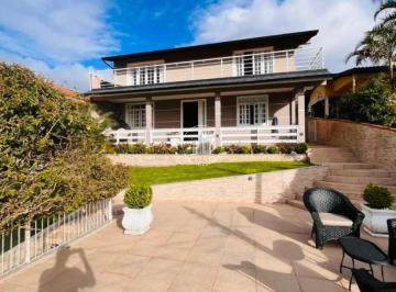 Casa · 283m² · 3 Quartos · 2 Vagas · Casa 3 Quartos com 2 Suítes e 283m² - Centro