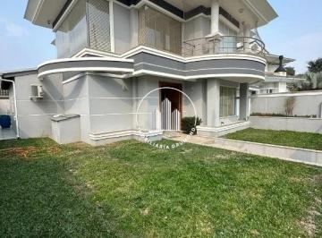 Casa · 250m² · 4 Quartos · 3 Vagas · Casa em Pedra Branca - Palhoça