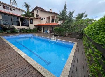 Casa · 410m² · 5 Quartos · 5 Vagas · Casa 410m² com 5 Quartos e Suítes na Forquilhinha