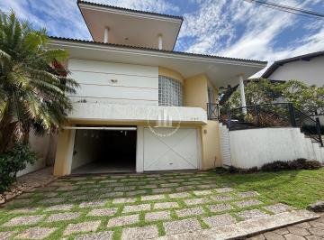 Casa · 350m² · 3 Quartos · 4 Vagas · Casa com Piscina e 3 Quartos e Suíte em Coqueiros