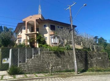 Casa · 300m² · 3 Quartos · 2 Vagas · Casa 3 Quartos com 1 Suíte e 300m² - Centro