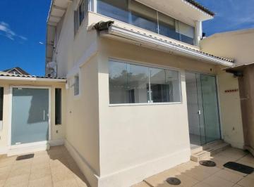 Foto 01 · Casa de alto padrão em condomínio na Barra da Tijuca, Rio de Janeiro: 4 quartos, 3 suítes, 3 vagas, 